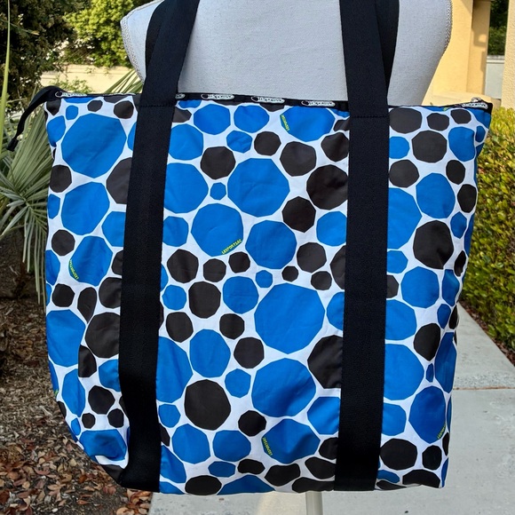 Stylish Blue and Black Polka Dot Tote Bag - Picture 3 of 11
